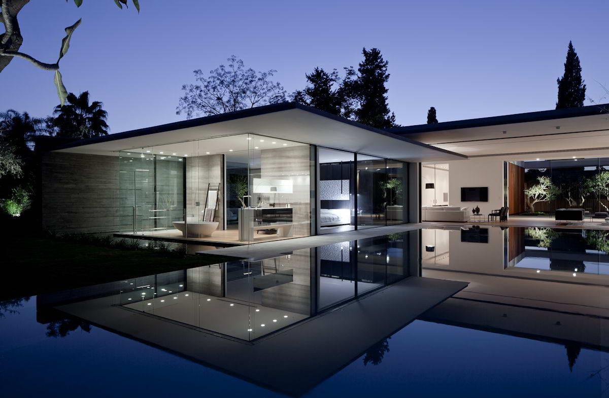Дом в стиле неомодерн с бассейном