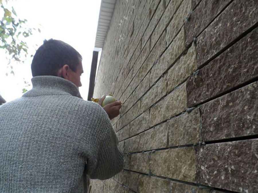 отделка швов при отделке камнем каркасного дома в технологии мокрый фасад