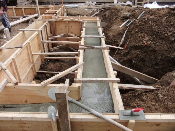Как снять опалубку после заливки бетона:  снимать опалубку после .